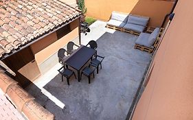 URIBE-ENEA Casa sola con amplio patio en Elciego con visita a bodega, siempre sujeta a disponibilidad